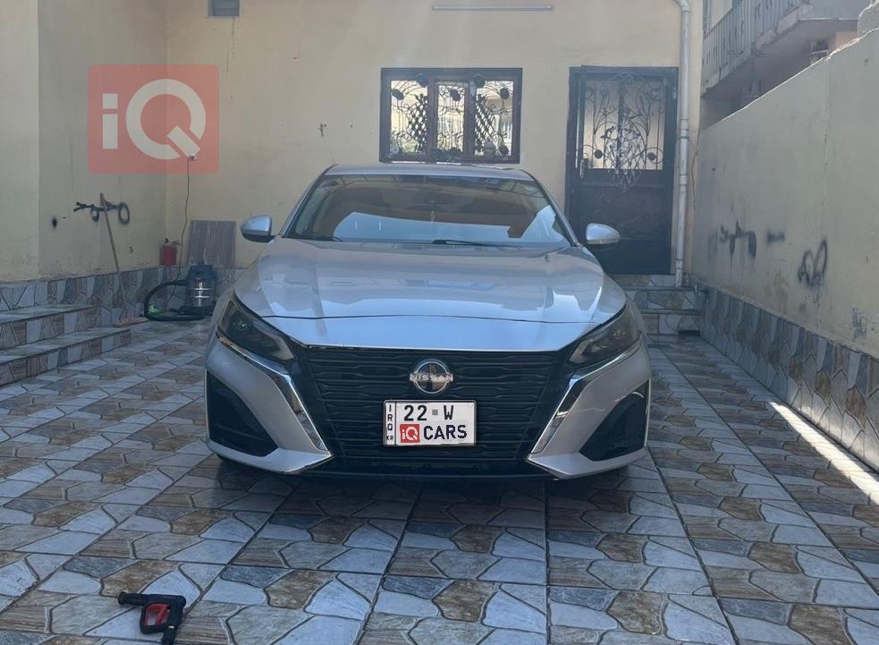 نيسان ألتيما